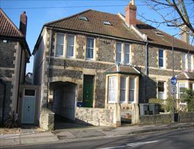 6 Bedroom Flat